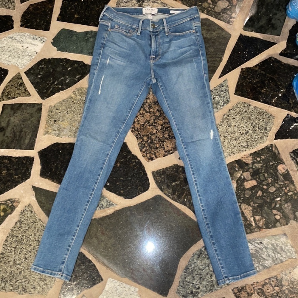 FRAME
Le Skinny de Jeanne Jeans - Picture 2 of 6